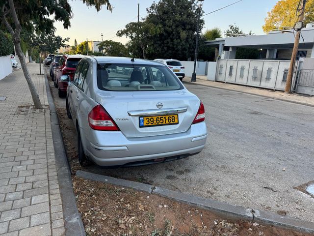 ניסאן טידה
