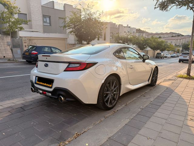 סובארו BRZ