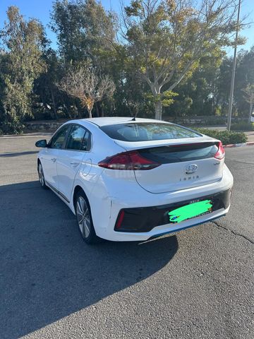 יונדאי איוניק