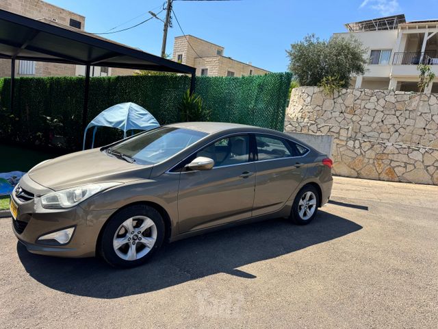 יונדאי i40