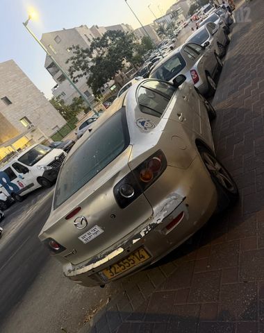 מודעת רכב מאזדה 3