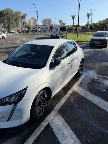 פיג'ו 208