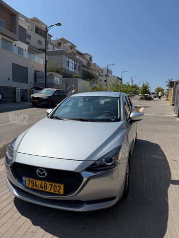 מודעת רכב מאזדה 2