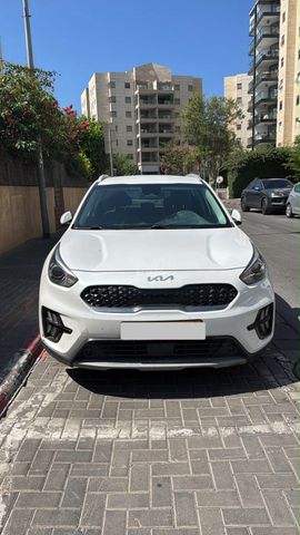 קיה נירו