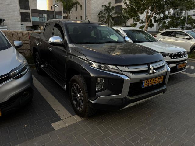 מיצובישי טרייטון / L200