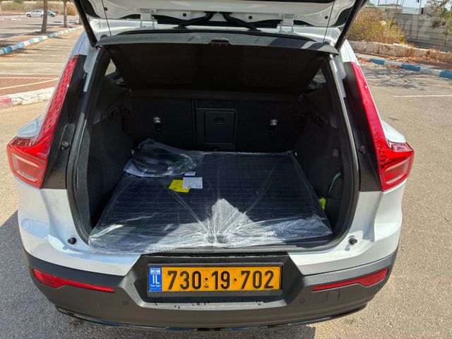 וולוו XC40