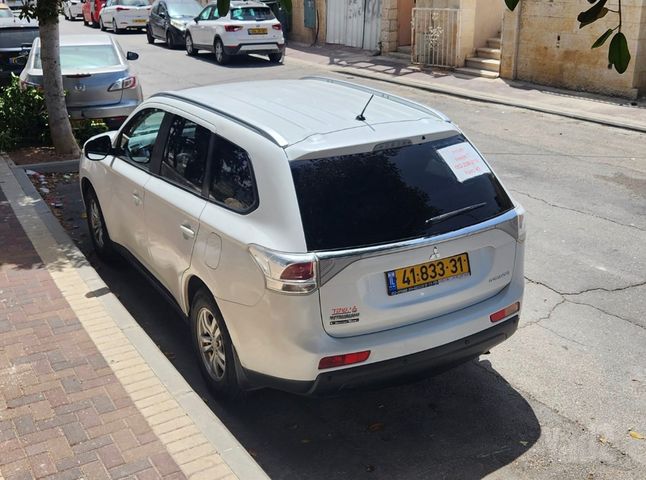 מיצובישי אאוטלנדר