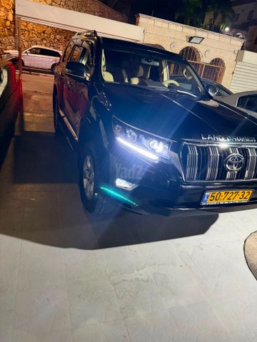 טויוטה לנד קרוזר