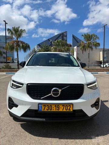 וולוו XC40