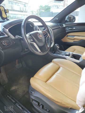 קאדילק SRX