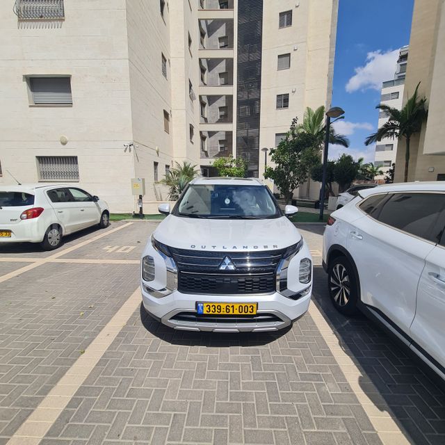 מיצובישי אאוטלנדר