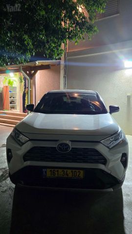 טויוטה RAV4