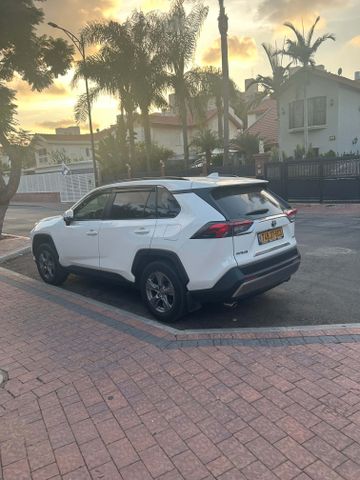 טויוטה RAV4