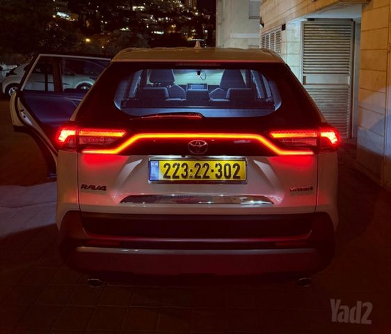 טויוטה RAV4