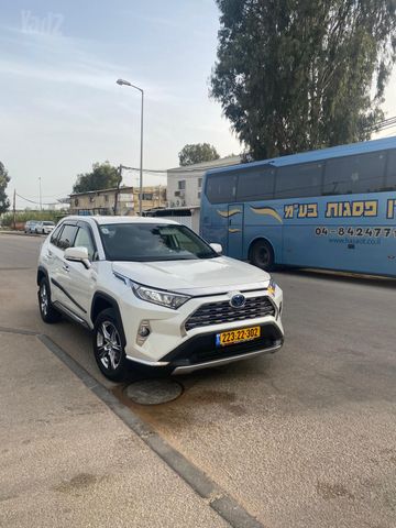 מודעת רכב טויוטה RAV4
