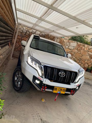 טויוטה לנד קרוזר