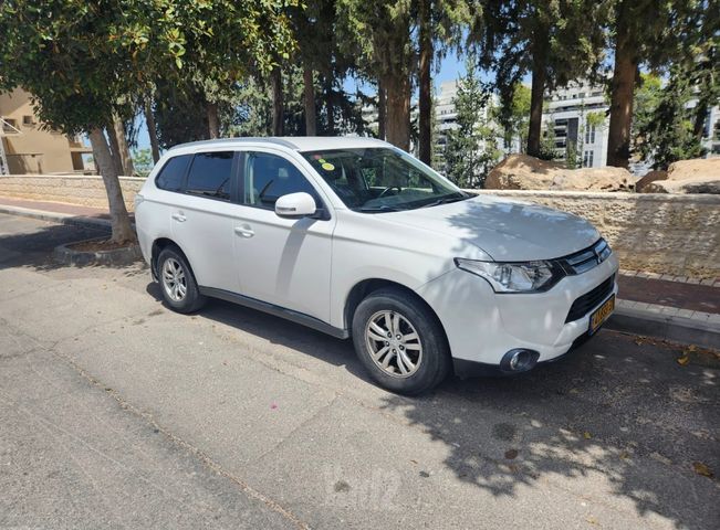מיצובישי אאוטלנדר