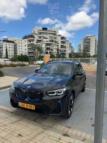ב מ וו iX3