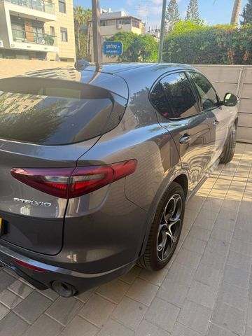 מודעת רכב אלפא רומיאו סטלביו
