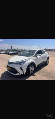 מודעת רכב טויוטה C-HR