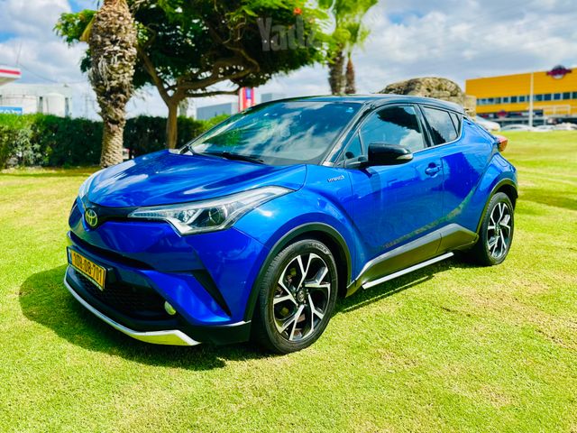 מודעת רכב טויוטה C-HR