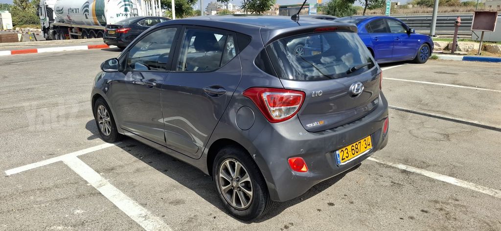 יונדאי i10