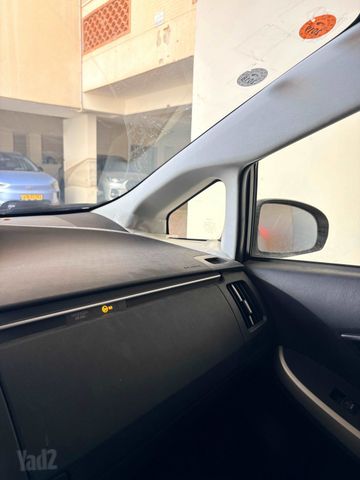 טויוטה פריוס
