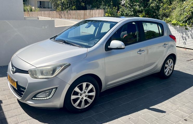 מודעת רכב יונדאי i20
