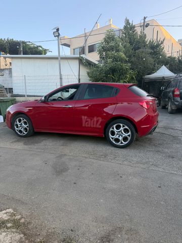 אלפא רומיאו ג'ולייטה