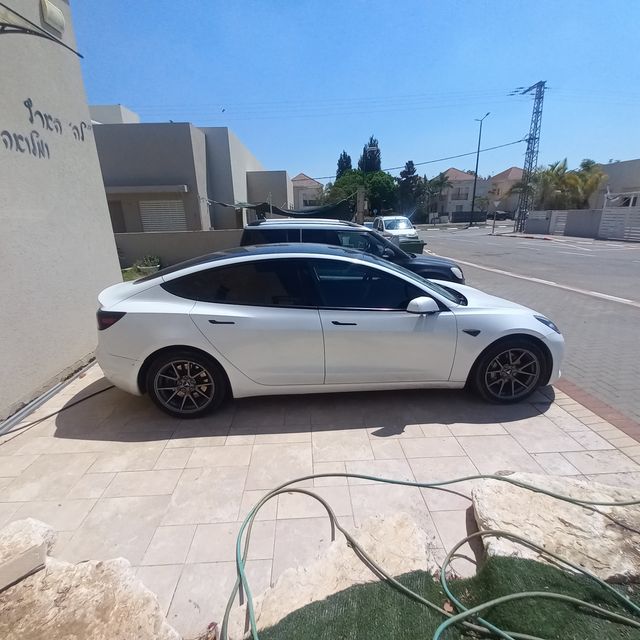 טסלה מודל 3