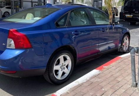 וולוו S40