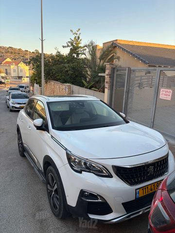פיג'ו 3008