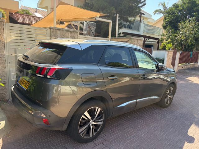 פיג'ו 3008