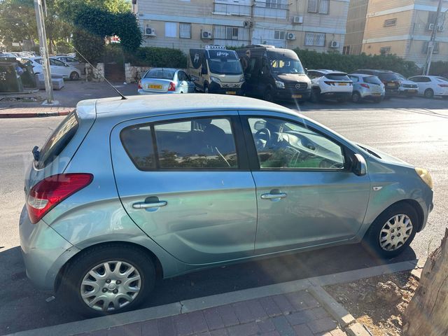 יונדאי i20
