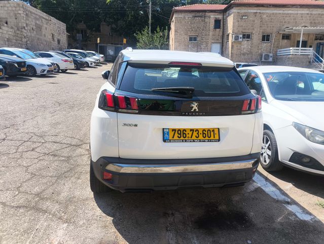 פיג'ו 3008