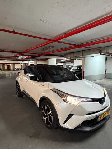 מודעת רכב טויוטה C-HR