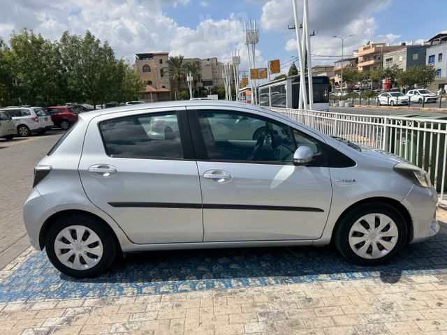 טויוטה יאריס
