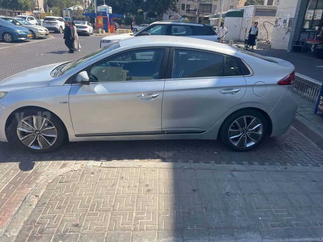 יונדאי איוניק