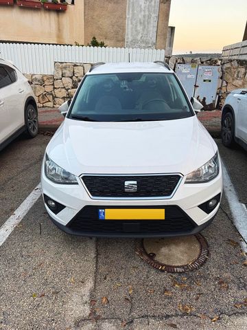 סיאט ארונה