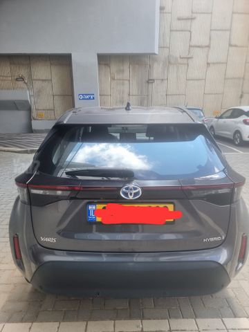 טויוטה יאריס קרוס