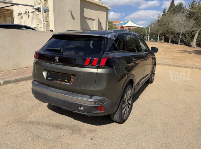 פיג'ו 3008