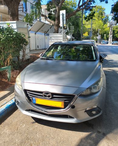 מודעת רכב מאזדה 3
