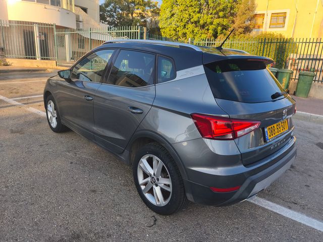 סיאט ארונה