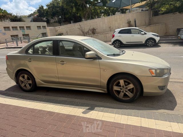 מיצובישי לנסר