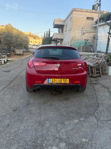 אלפא רומיאו ג'ולייטה