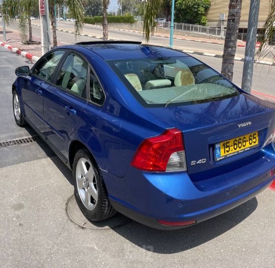 וולוו S40