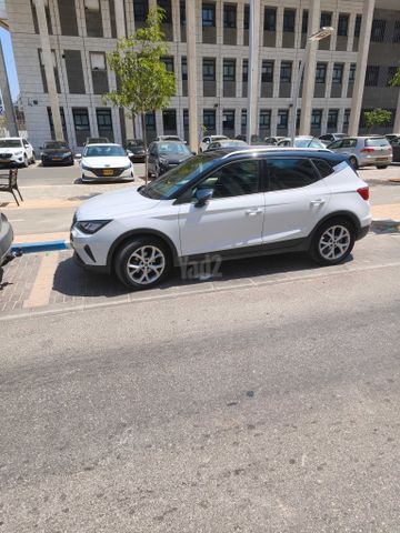 סיאט ארונה