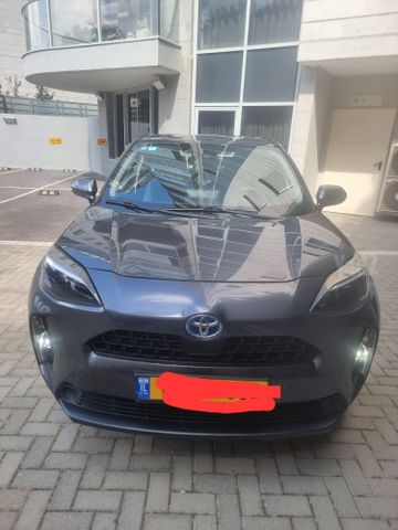 טויוטה יאריס קרוס