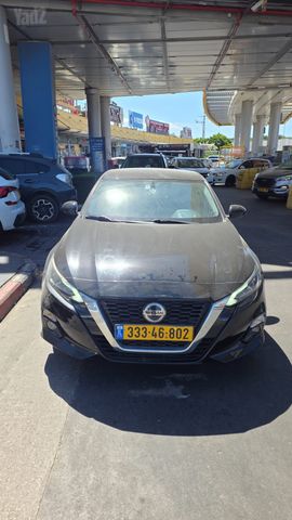 ניסאן אלטימה