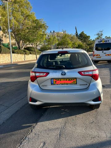 טויוטה יאריס